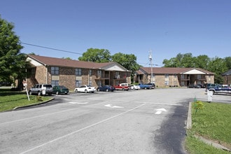 Brownstone in Murfreesboro, TN - Building Photo - Building Photo