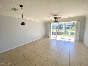 1164 Oxford Ln in Naples, FL - Foto de edificio - Building Photo