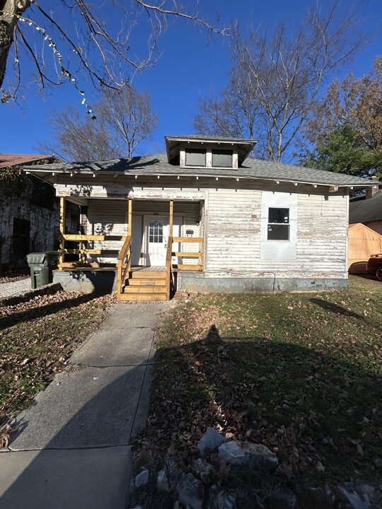 1010 E 18th St in Hopkinsville, KY - Building Photo