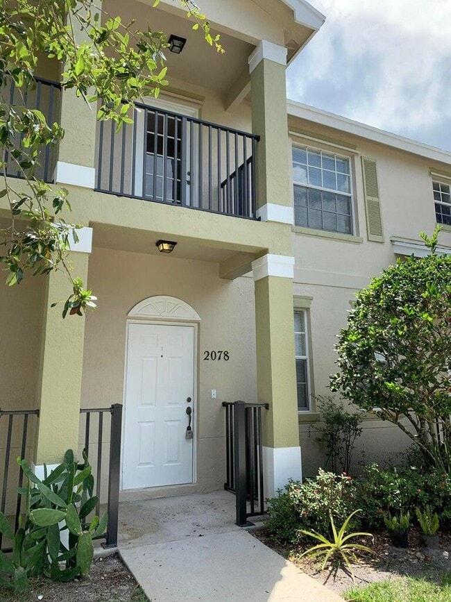 property at 2078 SE Glen Ridge Dr