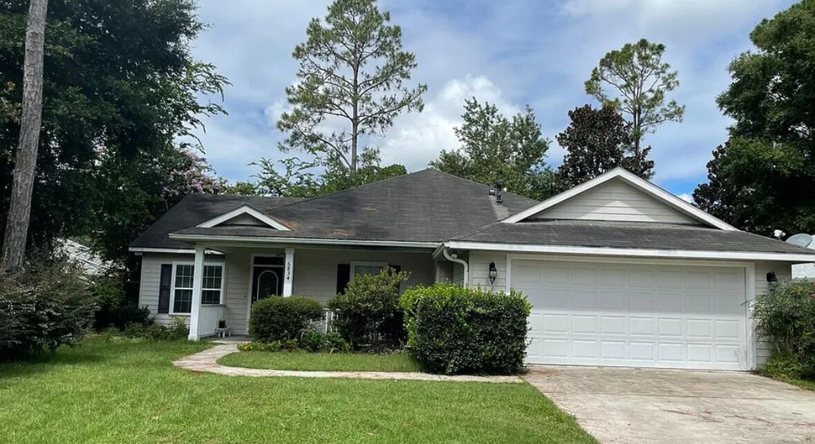 6834 SW 83rd Ter in Gainesville, FL - Building Photo