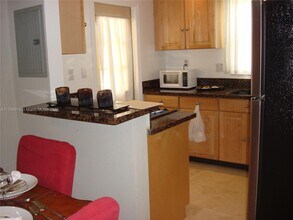 543 Orton Ave in Fort Lauderdale, FL - Building Photo - Building Photo