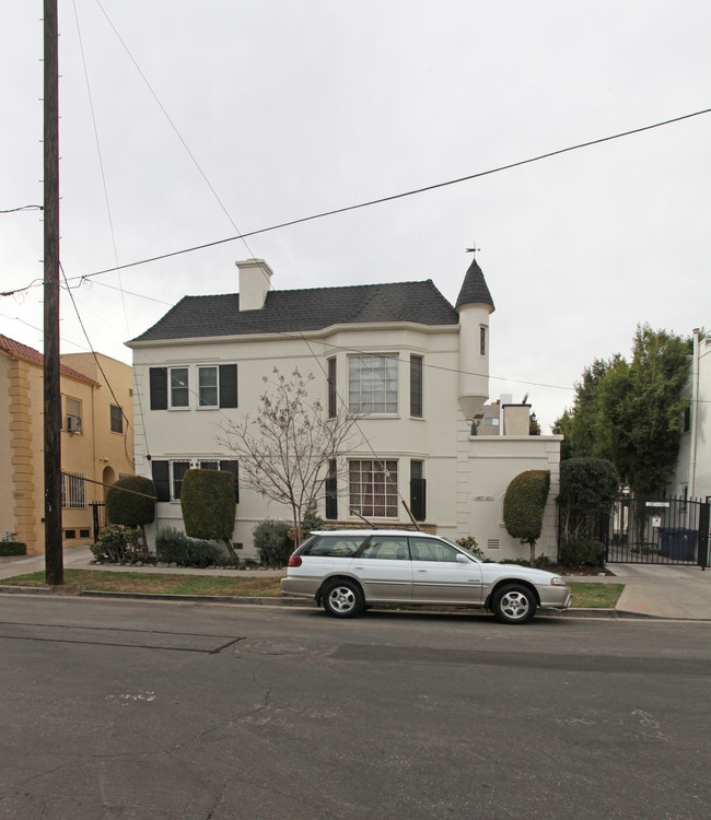 1407 N Catalina St in Los Angeles, CA - Foto de edificio - Building Photo