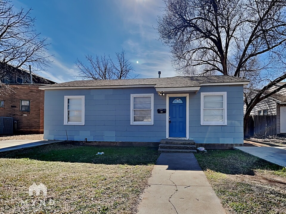 2303 15th St in Lubbock, TX - Building Photo