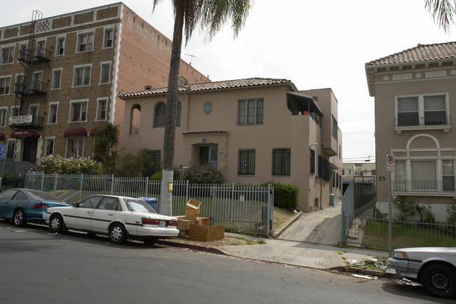 206 S Kenmore Ave in Los Angeles, CA - Foto de edificio - Building Photo