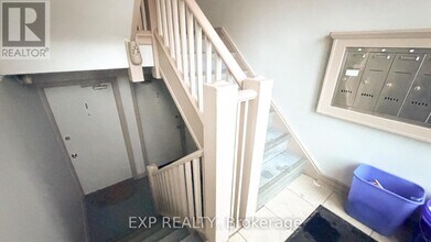 725 Melbourne Ave in Ottawa, ON - Building Photo - Building Photo