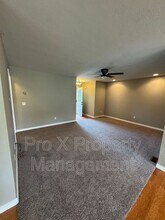 740 E Gallup Hill Rd in Nixa, MO - Building Photo - Building Photo
