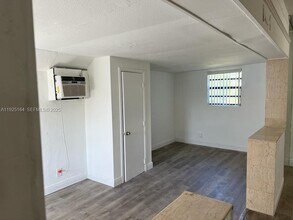 1707 NW 14th Ct in Fort Lauderdale, FL - Building Photo - Building Photo