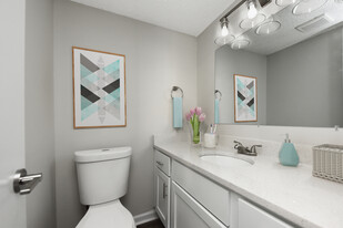 Sunridge Townhomes in Memphis, TN - Building Photo - Building Photo