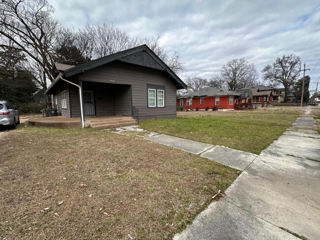 property at 1039 Rozelle St