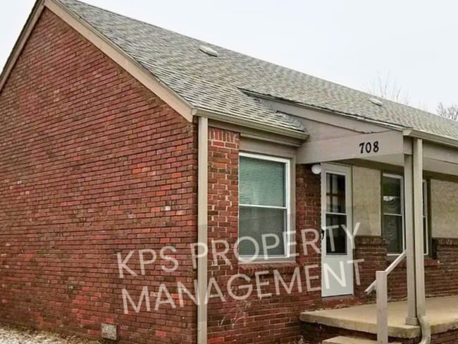 property at 708 S Ida St