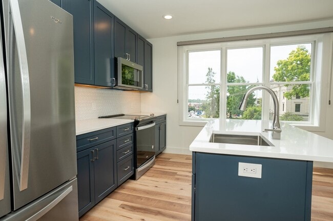 property at 102 W 6th St