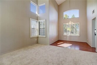 31920 Vía Cordoba in Temecula, CA - Building Photo - Building Photo