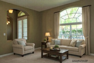 4906 E Lake Cove Blvd in St. Cloud, FL - Building Photo - Building Photo