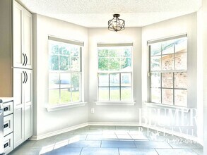 566 Desert Oak Dr in Pensacola, FL - Foto de edificio - Building Photo