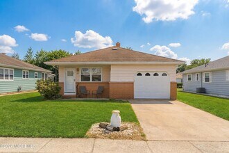 55 Scarborough Pl in Toms River, NJ - Building Photo - Building Photo