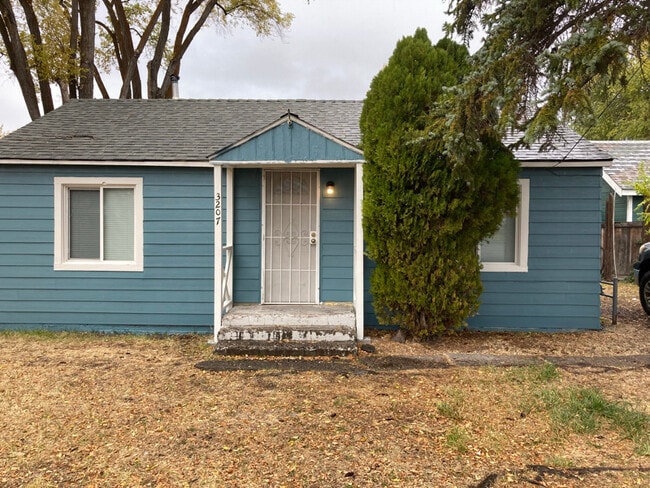 property at 3207 Hilyard Ave