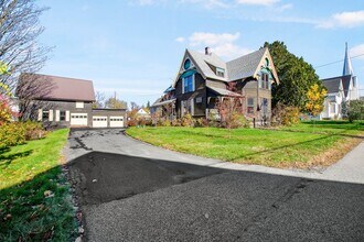 19 Pine St in Haverhill, NH - Building Photo - Building Photo