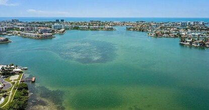 7050 Sunset Dr S, Unit 807 in South Pasadena, FL - Building Photo - Building Photo