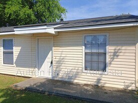 1730 Hicks St in Augusta, GA - Building Photo