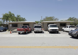 Coral Gate Apartments in Miami, FL - Building Photo - Building Photo