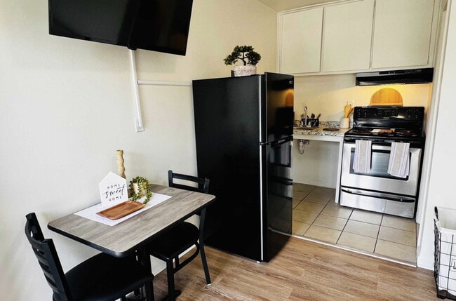 Lorene Lodge Apartments
