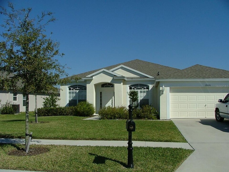 19106 Fern Meadow Loop in Lutz, FL - Building Photo