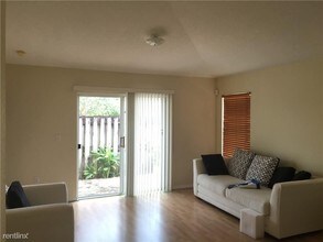8990 NW 53rd Ct in Sunrise, FL - Building Photo - Building Photo