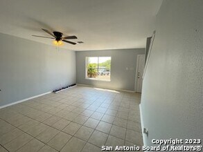 5938 Hidden Glade in San Antonio, TX - Building Photo - Building Photo