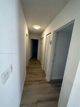 4174 NW 79th Ave in Doral, FL - Foto de edificio - Building Photo