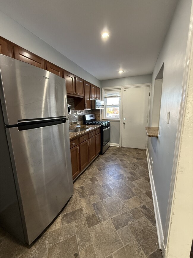 613 S Beechfield Ave in Baltimore, MD - Building Photo - Building Photo