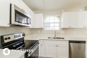 3703 14th St W in Lehigh Acres, FL - Foto de edificio - Building Photo