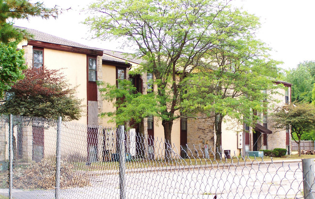 Stonecreek Apartments in Columbus, OH - Building Photo - Building Photo