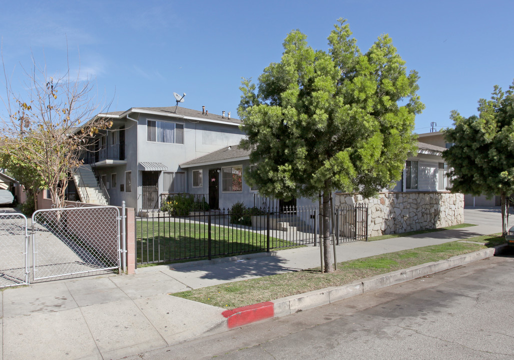 3061 E 60th Pl in Huntington Park, CA - Foto de edificio