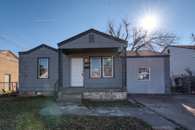 property at 3112 Cashion Pl