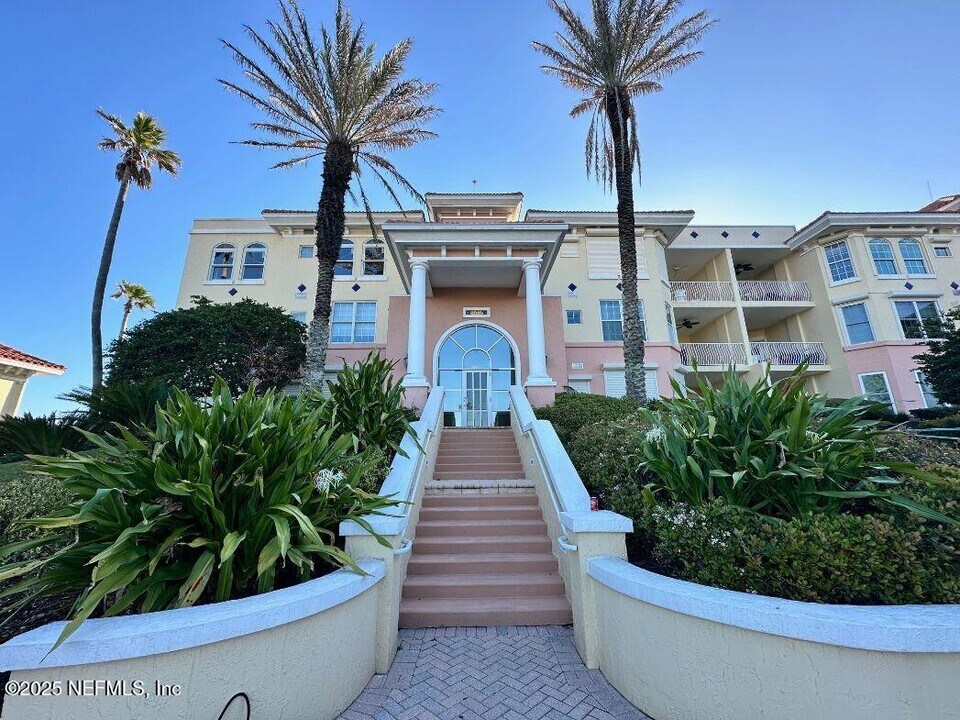 110 S Serenata Dr in Ponte Vedra Beach, FL - Building Photo