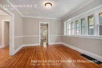 616 Giddings Ave SE in Grand Rapids, MI - Building Photo - Building Photo