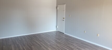 11320 Cherry Hill Rd, Unit 301 in Beltsville, MD - Foto de edificio - Building Photo