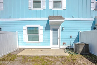 7472 Shadow Lake Dr in Panama City Beach, FL - Building Photo - Building Photo