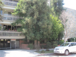11666 Montana Ave in Los Angeles, CA - Building Photo - Building Photo