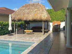 14302 SW 15th St in Miami, FL - Building Photo