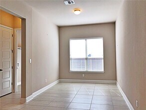 10911 Hidden Caves Way in Austin, TX - Building Photo - Building Photo