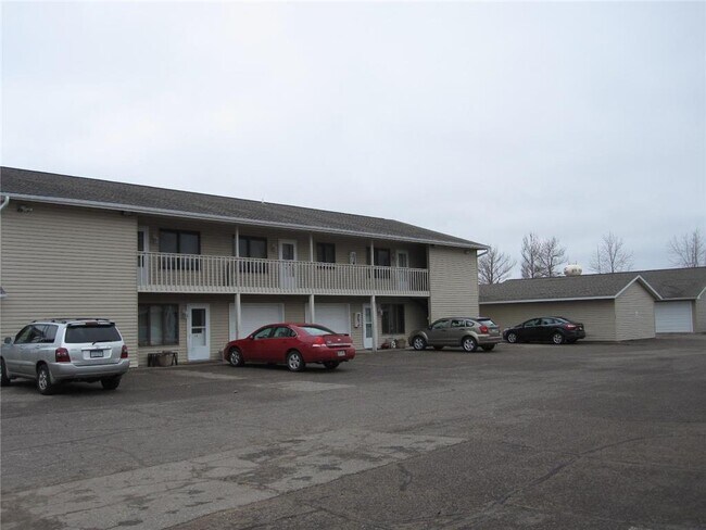 1380 Heritage Dr in New Richmond, WI - Building Photo - Building Photo