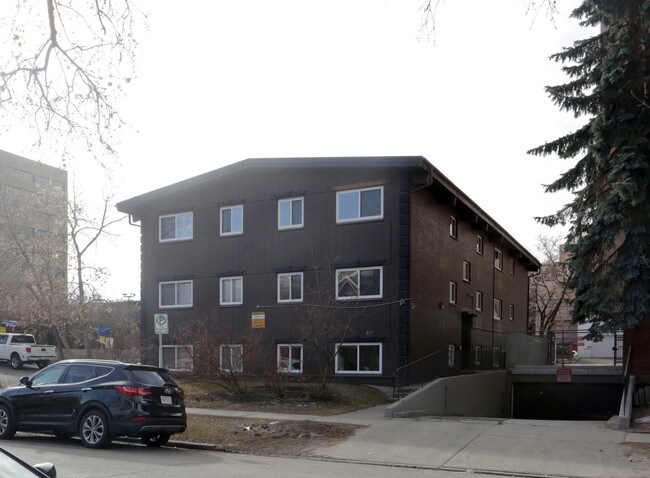 517 15th Ave SW in Calgary, AB - Building Photo - Building Photo