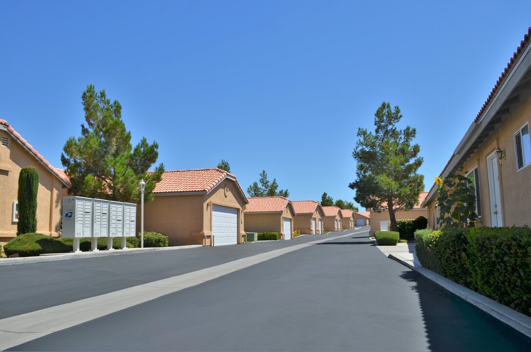 Desert Breeze Apartments in Hesperia, CA - Building Photo