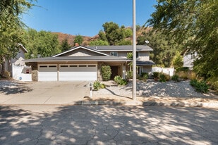 27045 Esward Dr in Calabasas, CA - Building Photo