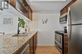 11 Frances Loring Ln in Toronto, ON - Building Photo - Building Photo