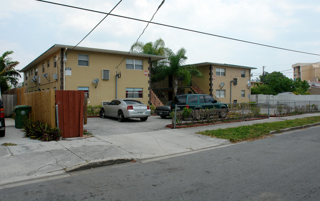 1025-1031 NW 6th St in Miami, FL - Building Photo - Building Photo