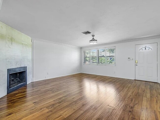 1015 Royal Palm Dr in Naples, FL - Foto de edificio - Building Photo