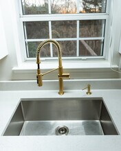 5790 Katsura Ct in Frederick, MD - Foto de edificio - Building Photo